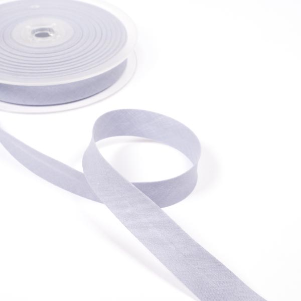 18MM CENTRE FOLD POLYCOTTON BIAS 25M 1266 Light Grey