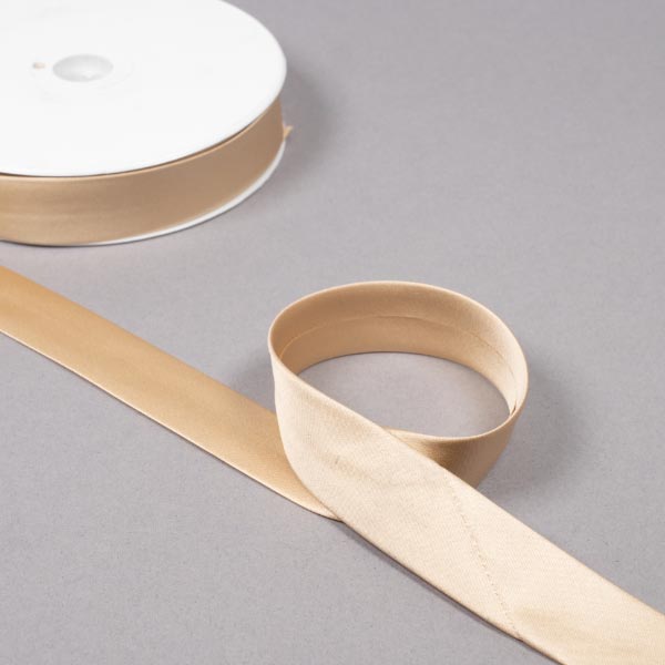 20mm Satin Look Stretch Bias reel of 20mts 1487 Beige