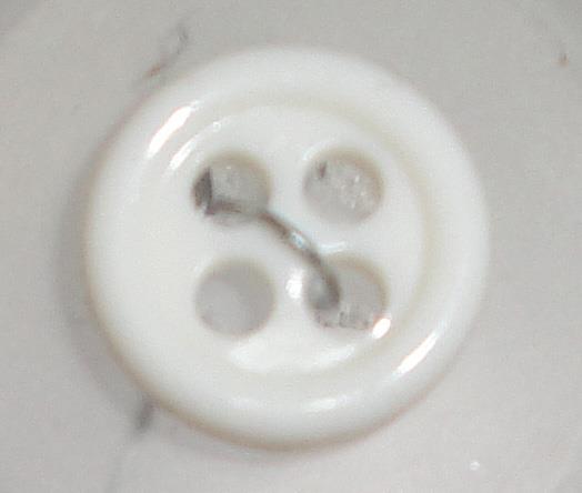 S ROUND RAISED EDGE 4 HOLE 9MM WHITE (40) 170514