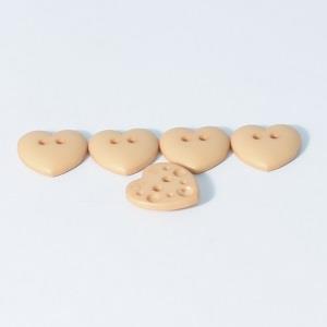 S HEART 2 HOLE 15MM BEIGE (24) 219029