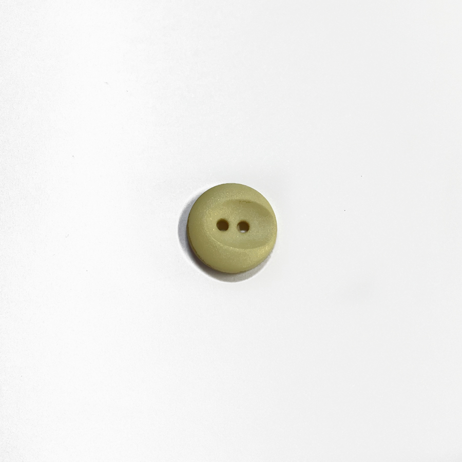 D ROUND BUTTON 2 HOLE 13MM BEIGE (20) 222053