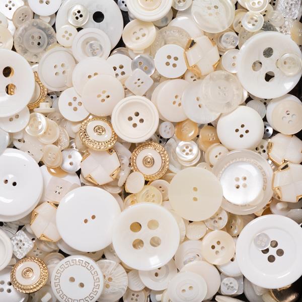 250G 03 NATURAL ASSORTED BUTTONS 3