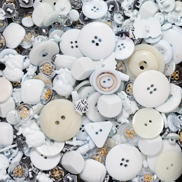250G 06 PALE BLUE ASSORTED BUTTONS 6