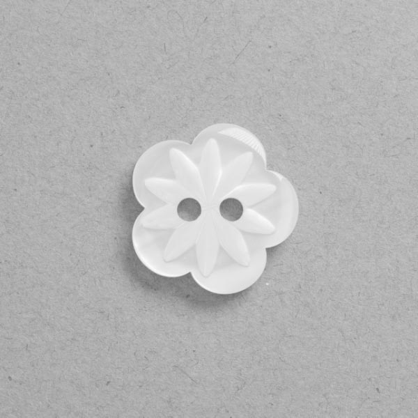 2 HOLE FLOWER CURVED EDGES 50PCS WHITE