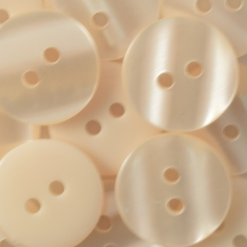 19MM 2 HOLE PEARLISED CREAM 50PCS 8