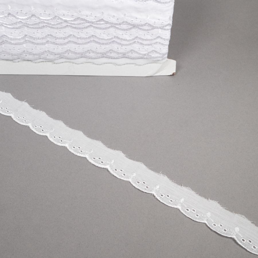 25MM FLAT BRODERIE ANGLAIS 25M WHITE