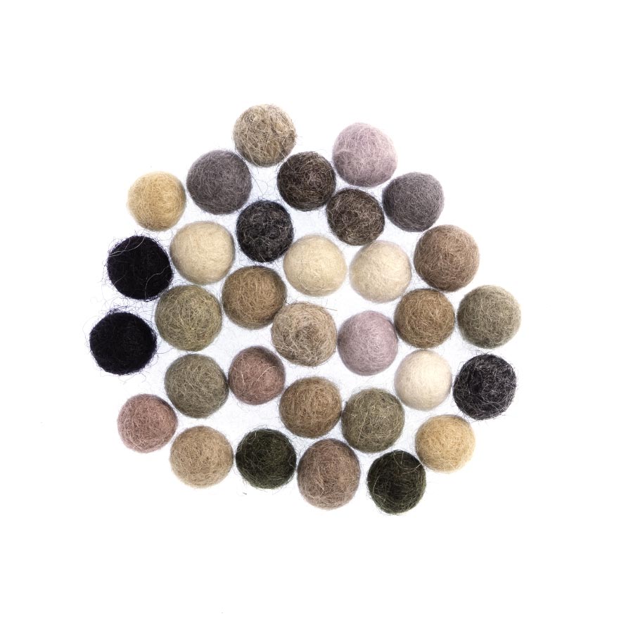 FELT SHAPES 1CM BALLS ASSTD 32PCS X 5 PKS NATURAL