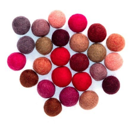 FELT SHAPES 1.5CM BALLS ASSTD 25PCS X 5 PK REDS