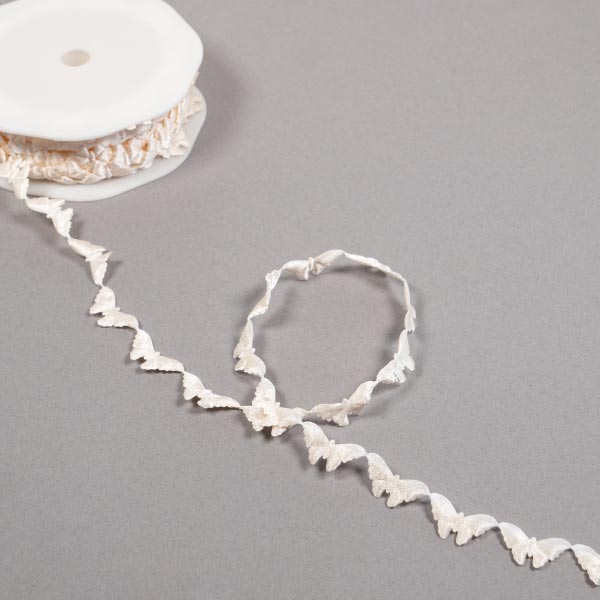 10 mm SATIN BUTTERFLY x 5m 201 White
