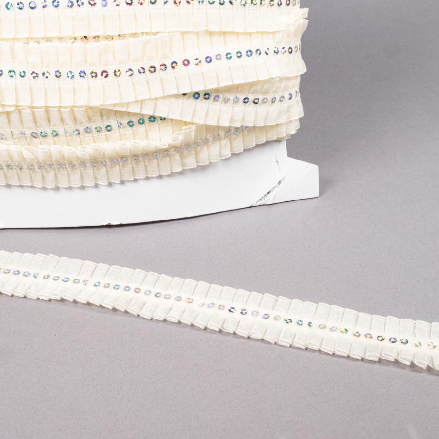 30MM DIAMANTE PLEATED TRIM - 25MTS IVORY