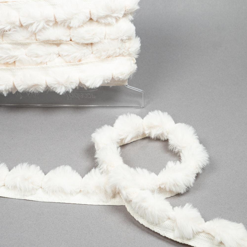 LARGE IMITATION FUR POMPOM TRIM 9.5M 03