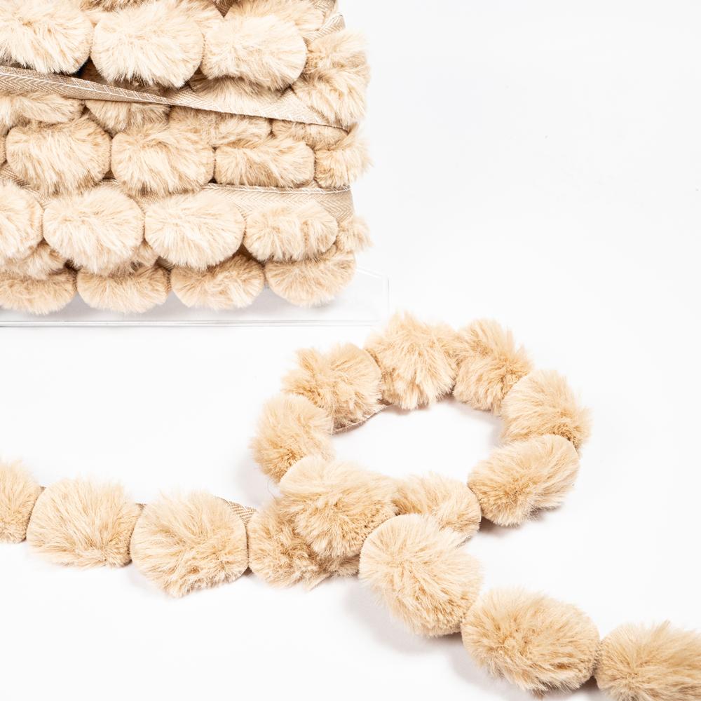 LARGE IMITATION FUR POMPOM TRIM 9.5M 24