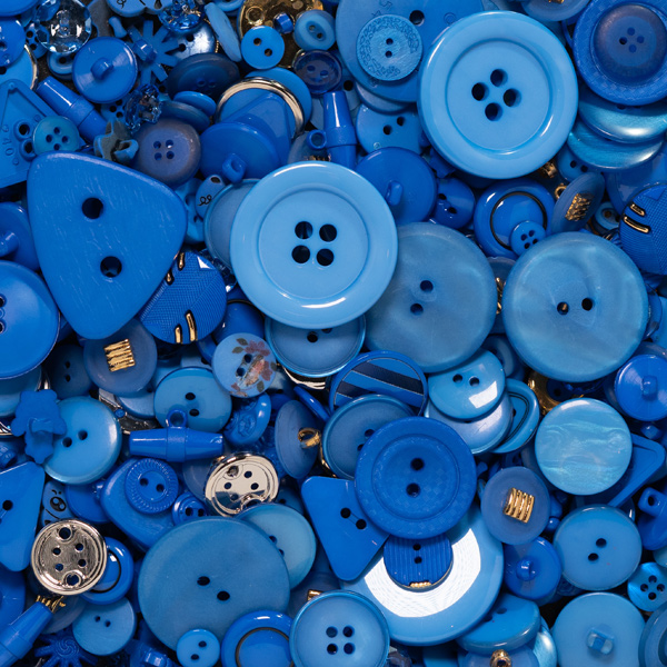 40G 05 MID BLUE ASSORTED BUTTONS 5