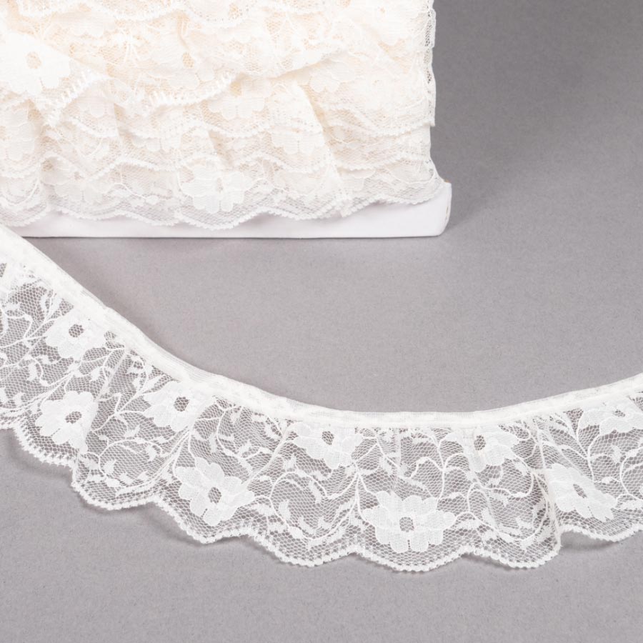 55MM FRILLED LACE CREAM