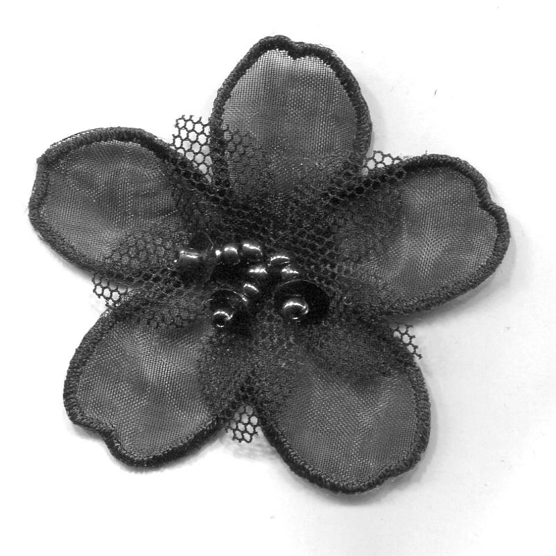 MOTIF FLOWER WITH BEAD CENT 1582